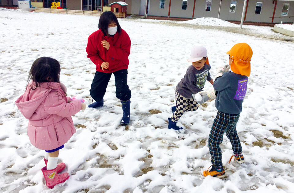 2024年2月 SuruSuスルス上陽こども園 雪遊びの様子