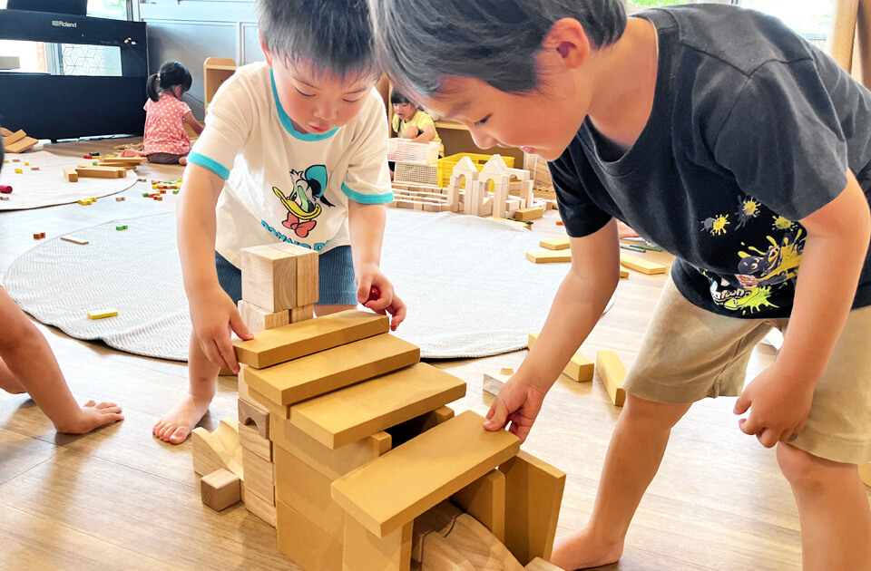 2025年5月 SuruSuスルス上陽こども園 異年齢児との交流の様子