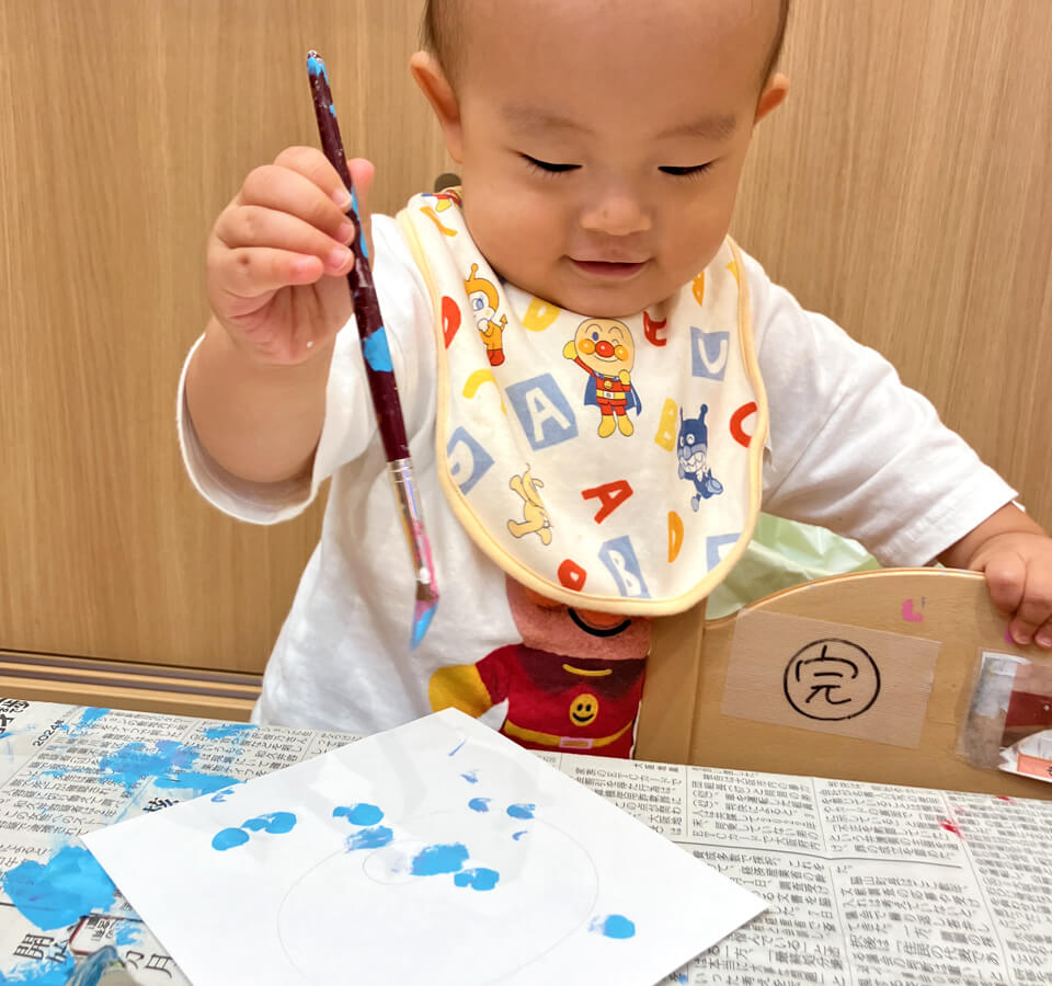2025年9月 SuruSuスルス上陽こども園 敬老の日のはがき製作の様子