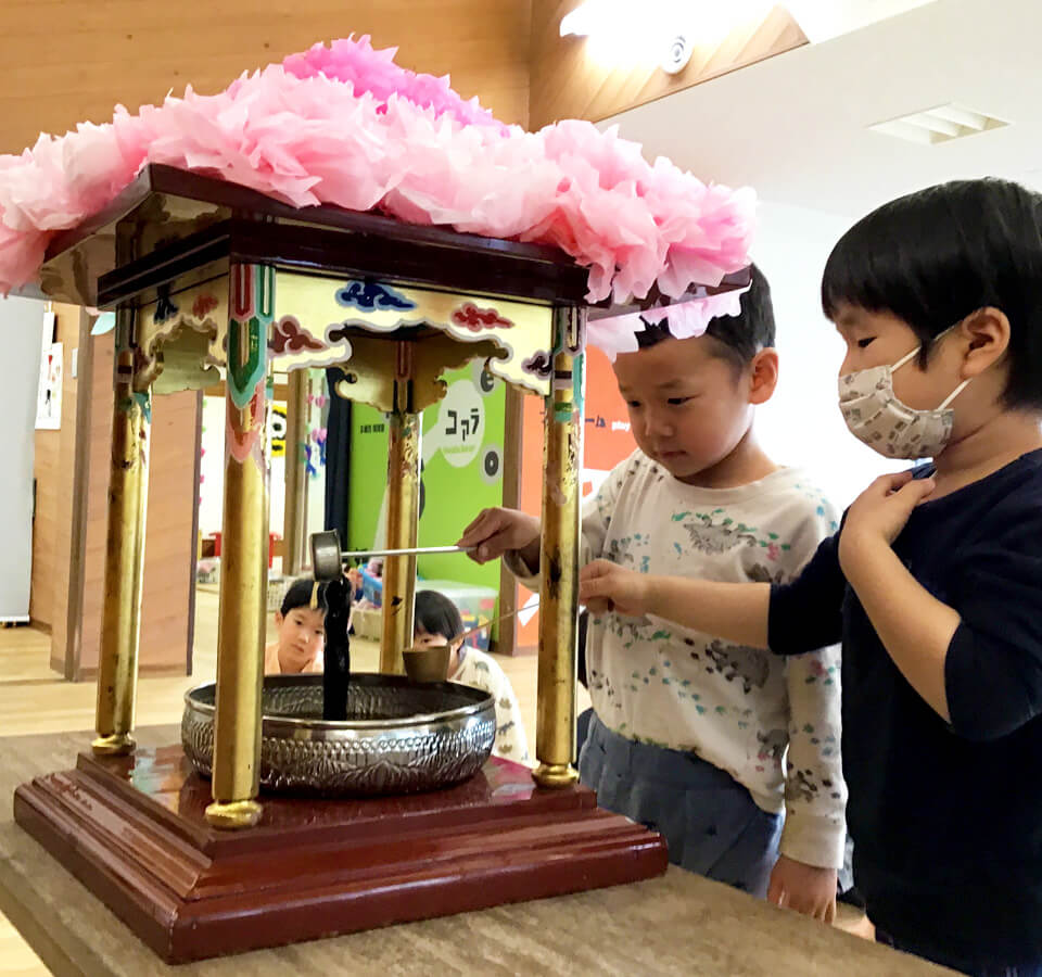 2023年4月 SuruSu祝昌こども園 花まつりの様子