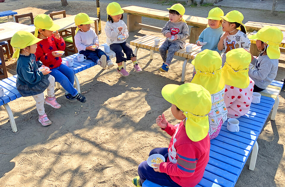 2026年2月 SuruSu祝昌こども園 かるたとりの様子